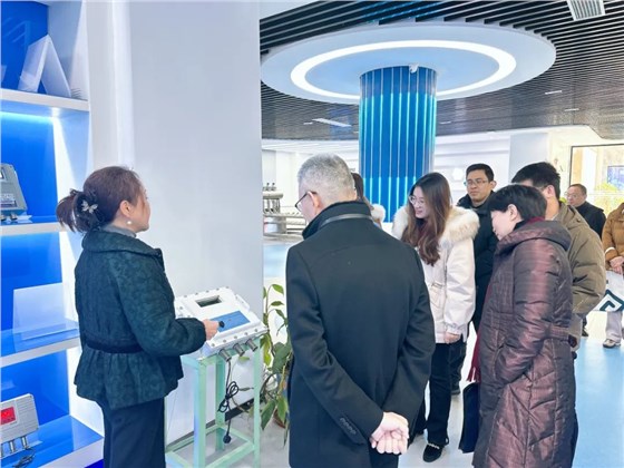 蘇州市政協(xié)港澳臺僑外事委、民宗委主任張劍帶隊蒞臨我司開展調(diào)研工作插圖1